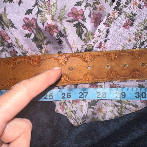 VINTAGE HANDMADE 70’s 2” WIDE TOOLED BURNISHED LEATHER BELT BOHO WESTERN HIPPIE - Picture 10 of 14